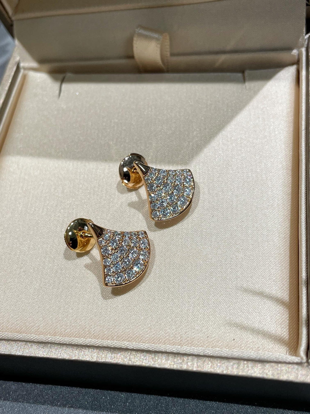 Bvlgari Dream Stud Earrings Cubic Zirconia - 11424