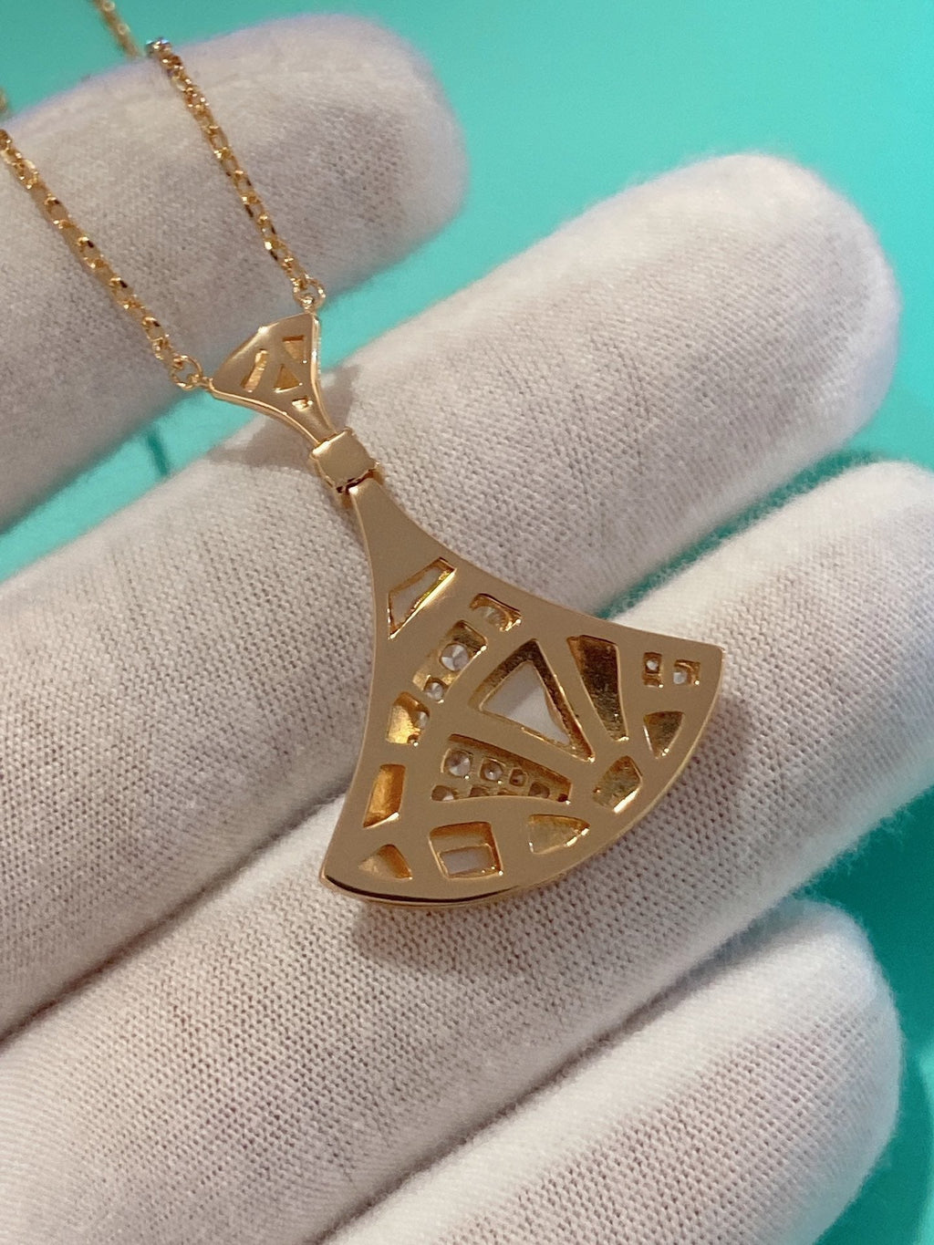 Bvlgari Dream MOP Cubic Zirconia Gold Necklace