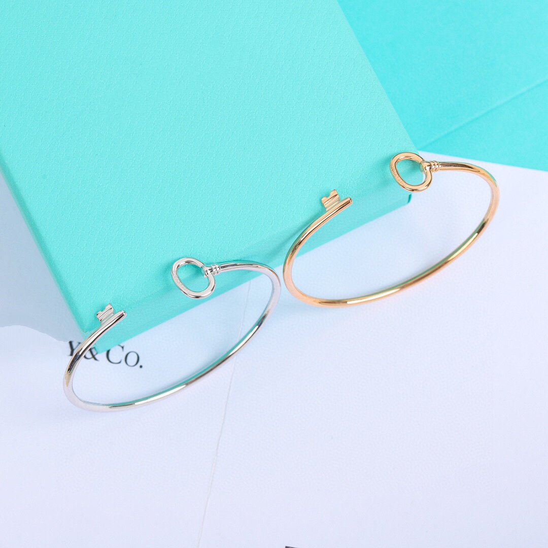 Tiffany Key Wire Oval Bracelet