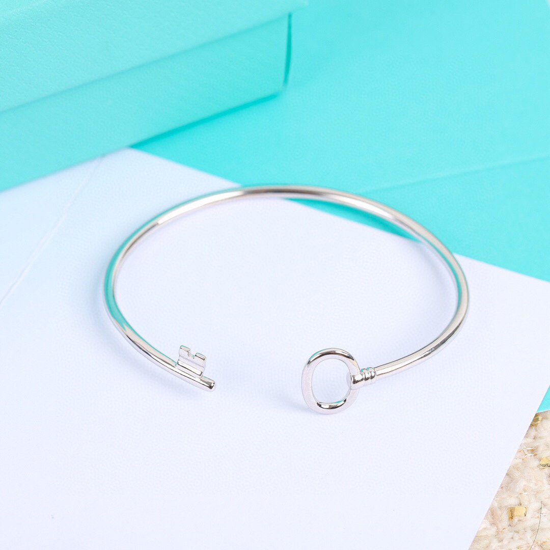 Tiffany Key Wire Oval Bracelet