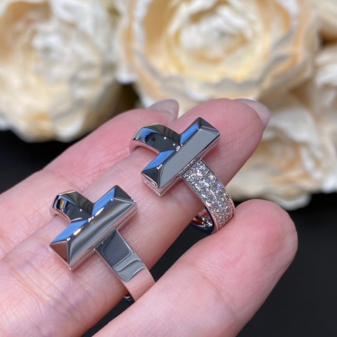 Tiffany T Wire Medium Cubic Zirconia Ring