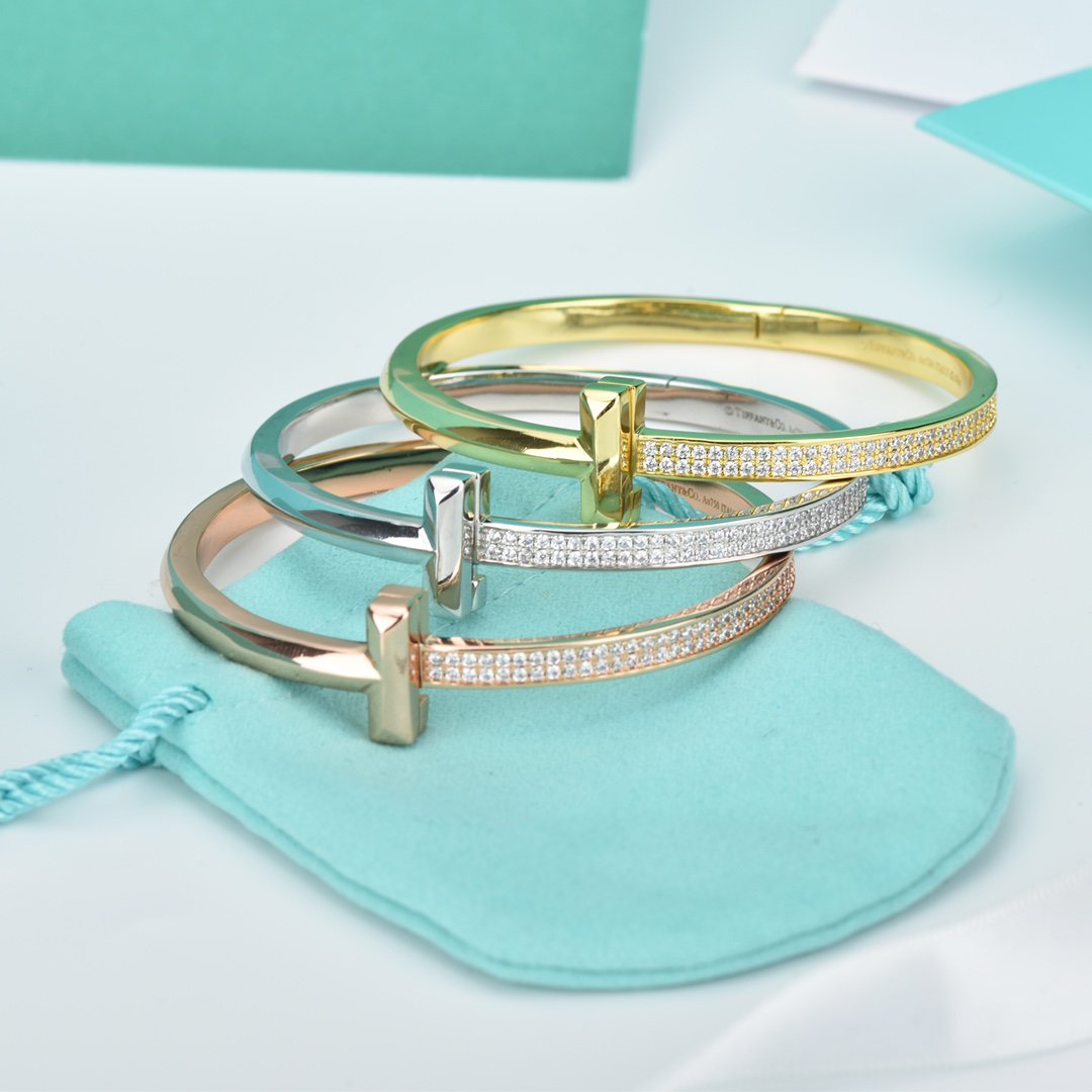 Tiffany Wide Cubic Zirconia Hinged Bangle