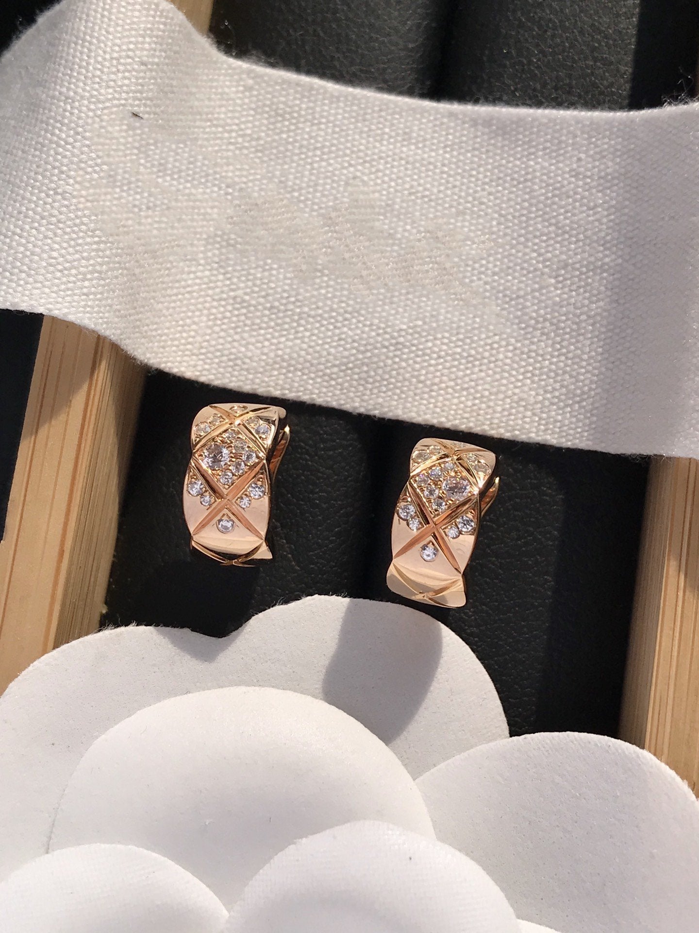 Chanel Crush Cubic Zirconia Pink Gold Earrings