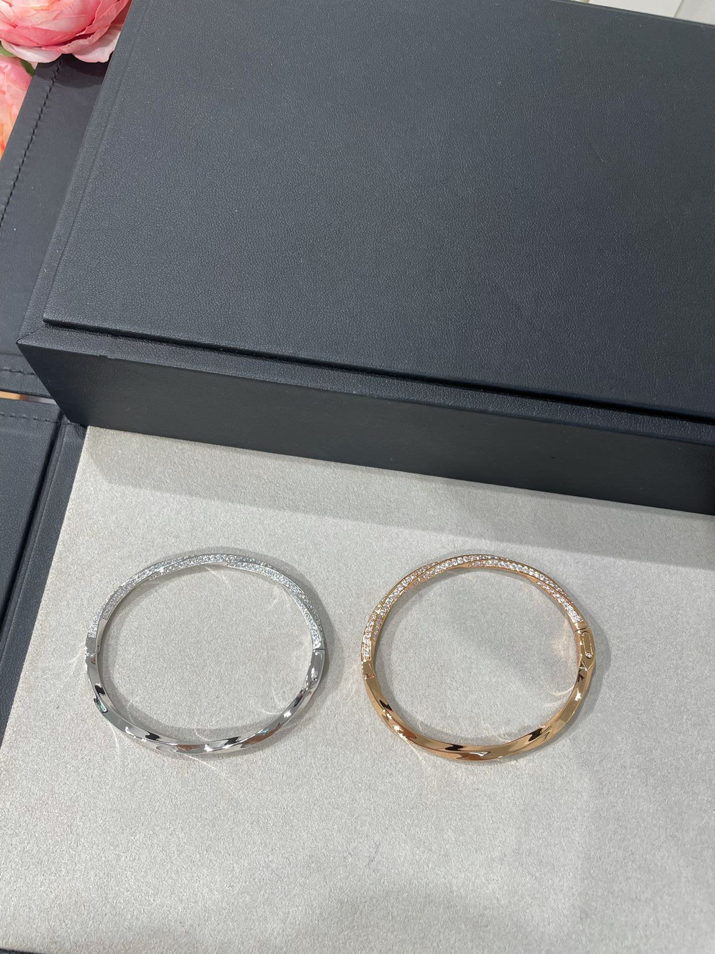 Graff Gra Spiral Cubic Zirconia Paved Bracelet