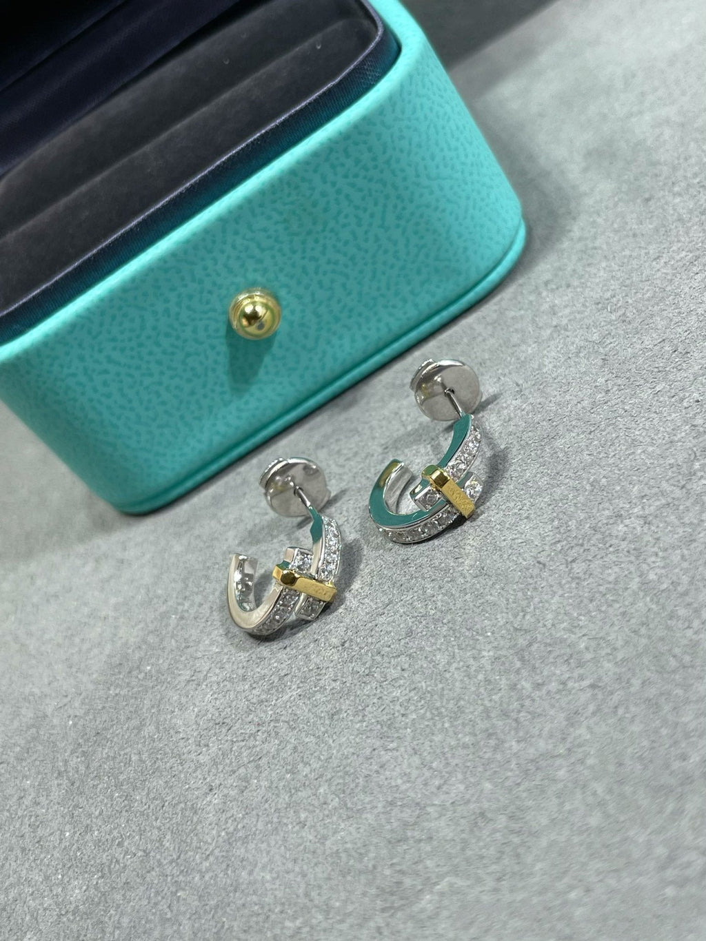 Tiffany Edge Cubic Zirconia Pink Gold Earrings