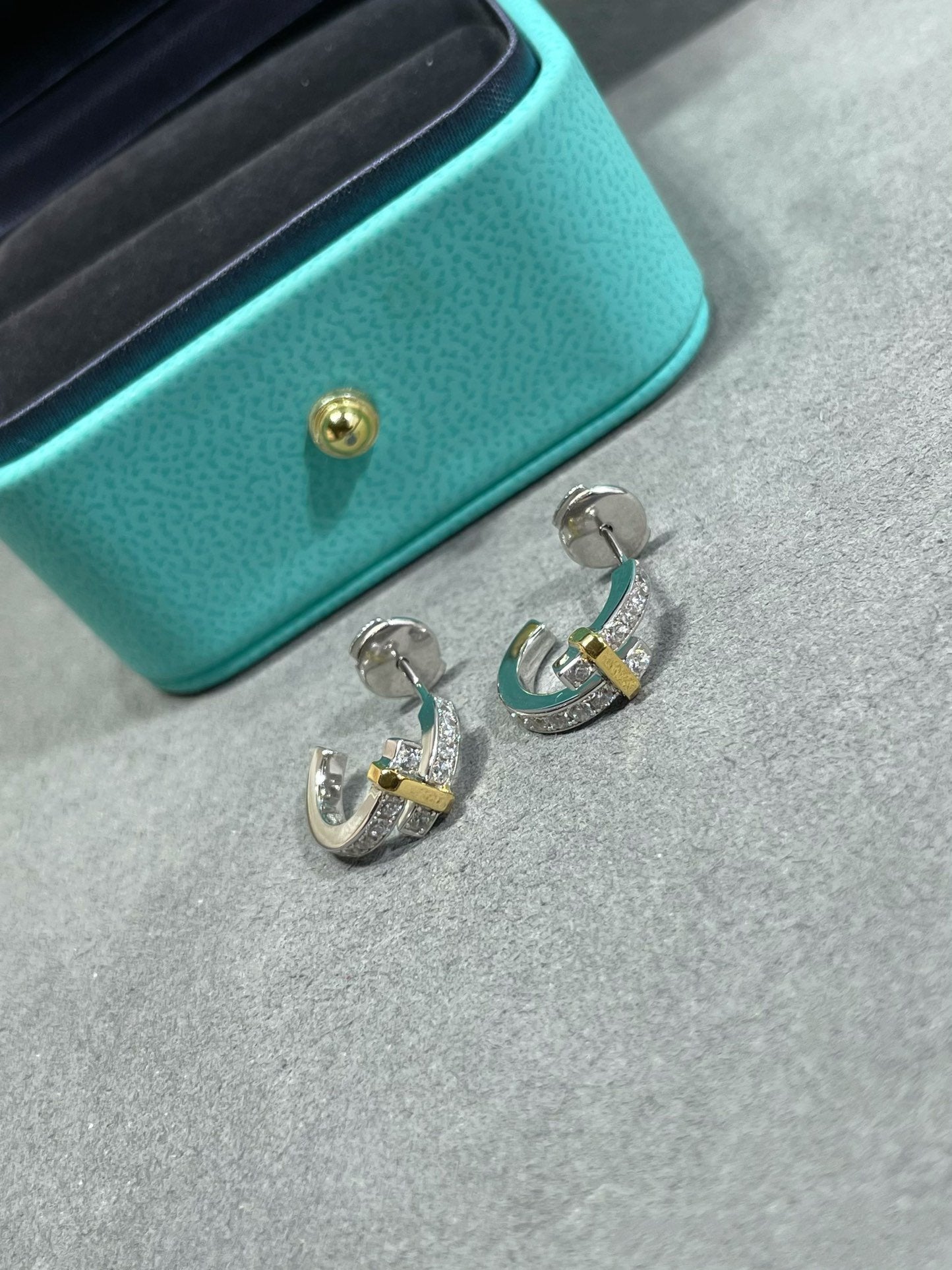 Tiffany Edge Cubic Zirconia Pink Gold Earrings