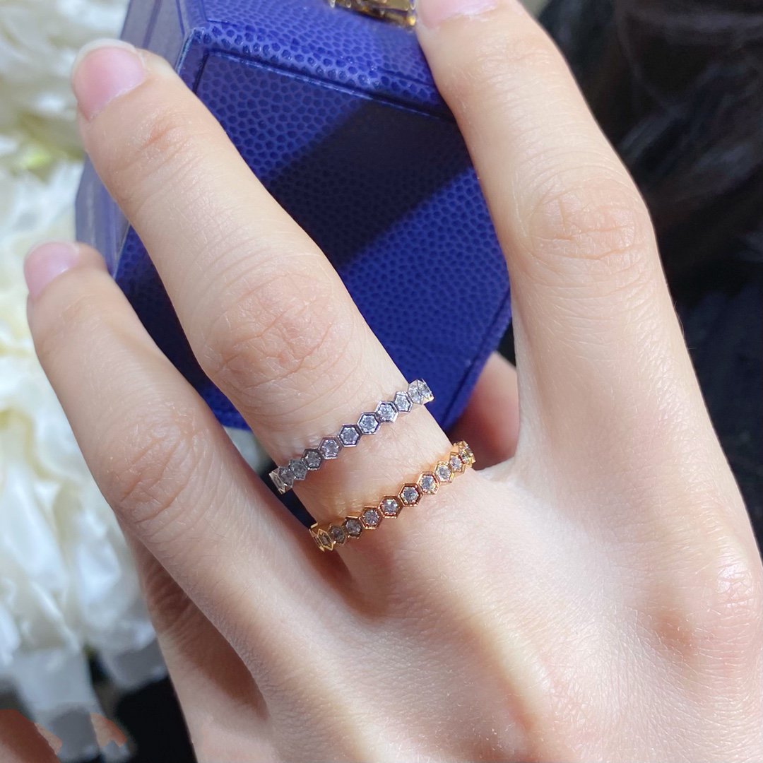 Chaumet Bee Love Cubic Zirconia Paved Small Ring