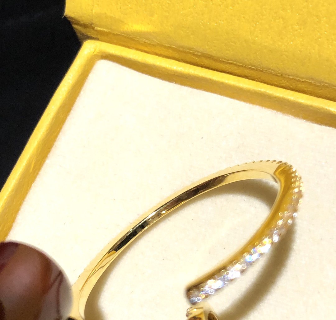 Fendi F Stud Earrings Gold Full Diamond