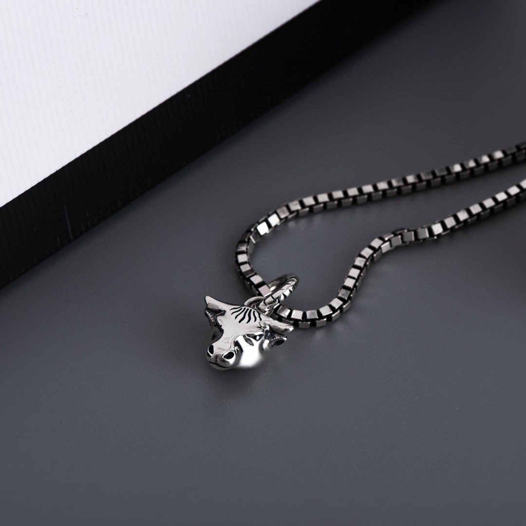 Gucci GG Double Classic Retro Sterling Silver Cow Necklace