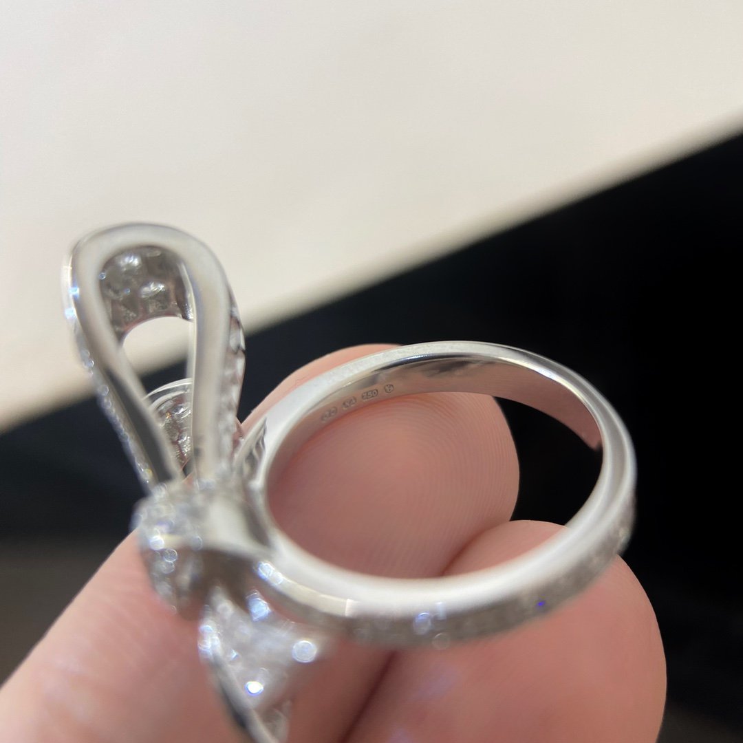 Graff Tildas Bow Silver Cubic Zirconia Ring
