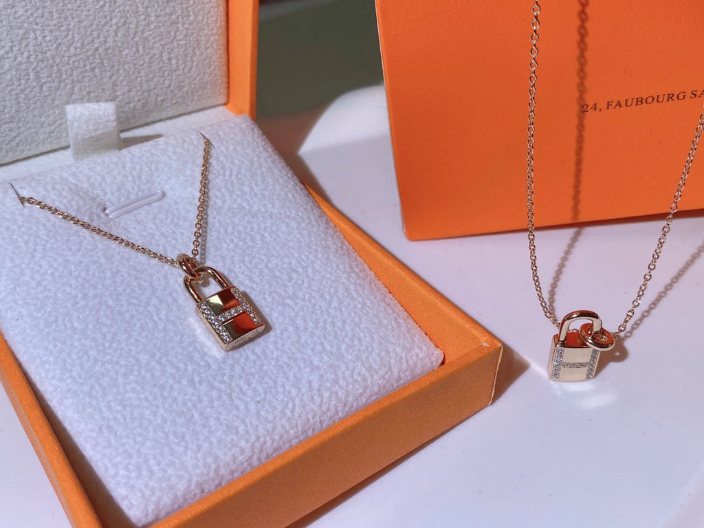 Hermes HM Advanced Niche Lock Head Necklace Cubic Zirconia
