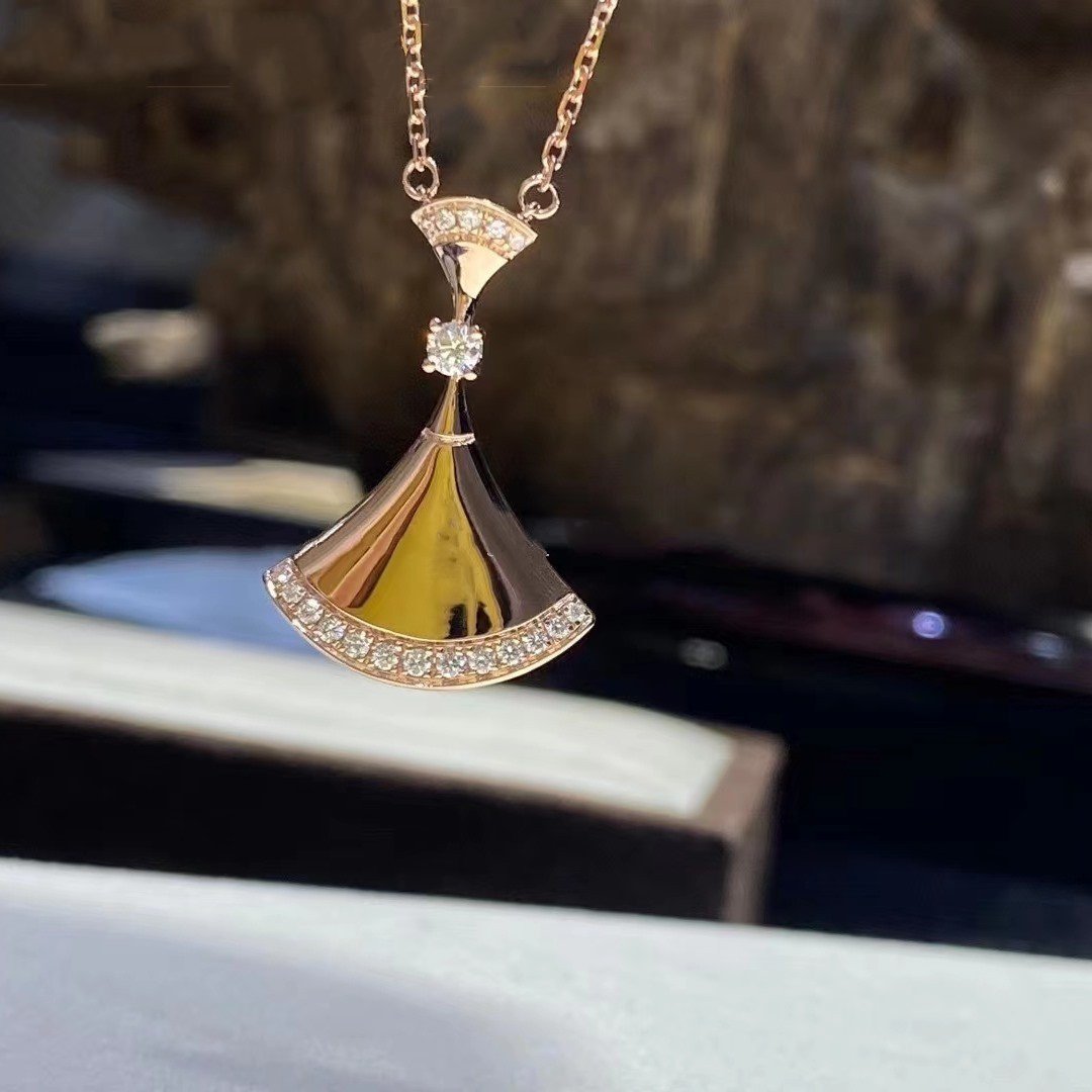Bvlgari Dream Necklace Pink Gold Cubic Zirconia