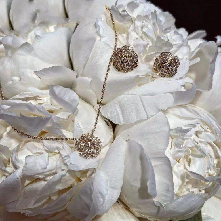 Chanel Bouton de Earrings Gold Diamond